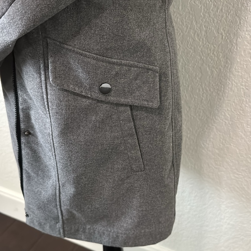 Liz Claiborne woman’s gray coat size medium - Picture 5 of 9